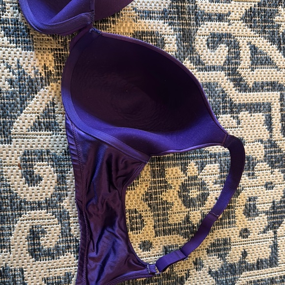 Bali Purple Satin Underwire Bra. Size 38C.  Worn several times. - Picture 11 of 15